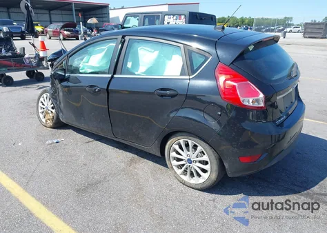 2017 Ford Fiesta Titanium z USA, uszkodzony, nr VIN 3FADP4FJ3HM123942